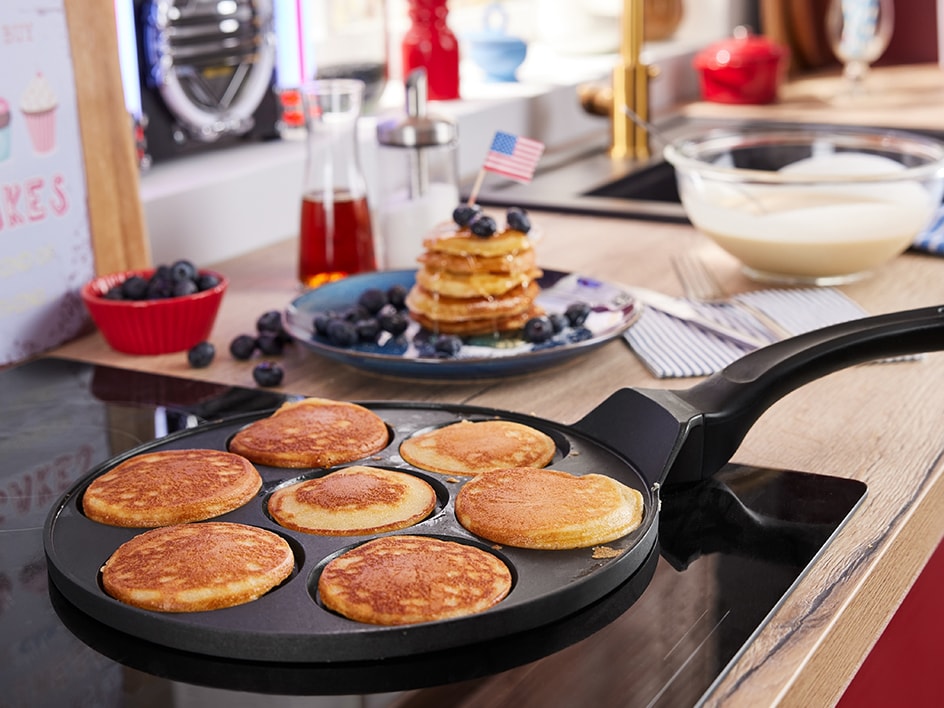 Macchina per lo zucchero filato, padella per pancake e molto altro