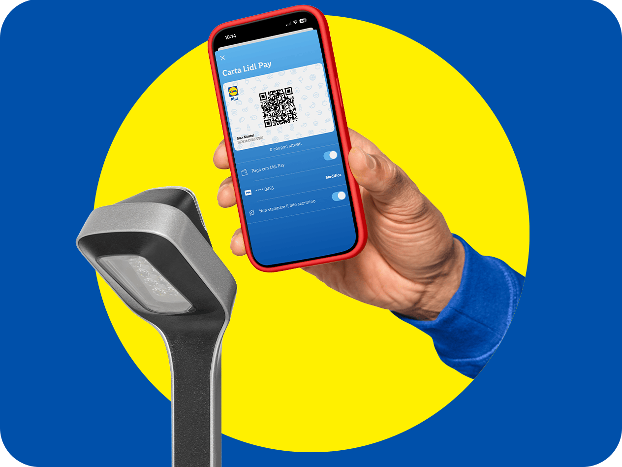 Una mano tiene uno smartphone con l'app di pagamento davanti a uno scanner.